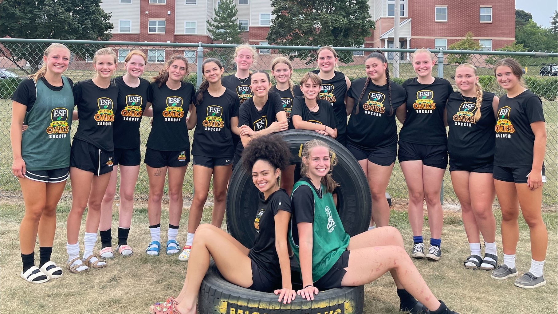 womens soccer pre season team photo